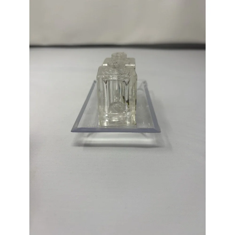 Vintage New York City Clear Plastic Salt &‎ Pepper Shaker W/ Tray Empire Liberty